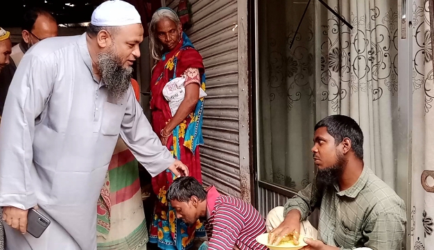 ময়মনসিংহের ত্রিশাল উপজেলার ঐতিহ্যবাহী ‘পিবি ফাউন্ডেশন’ এর উদ্যোগে প্রতি সপ্তাহে একবেলা খাবার বিতরণ কার্যক্রম চলমান আছে।